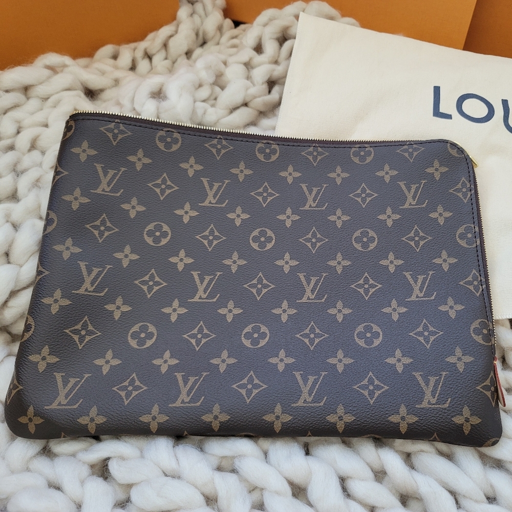 Louis Vuitton Etui Voyage GM